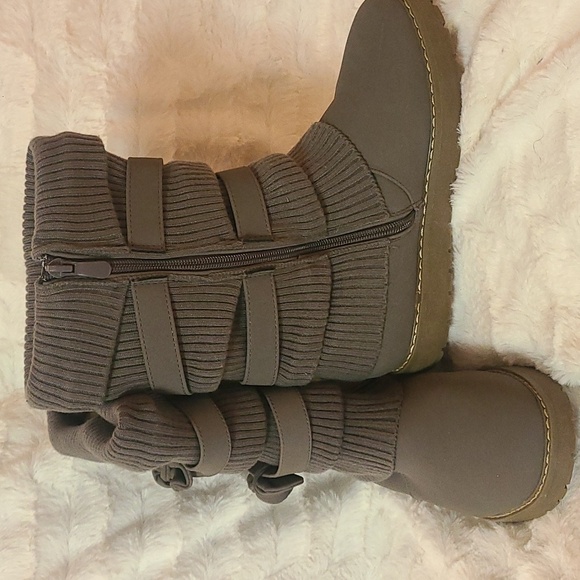 🦋 [ DREAM PAIRS ] BOOTS 👢 - Picture 3 of 4